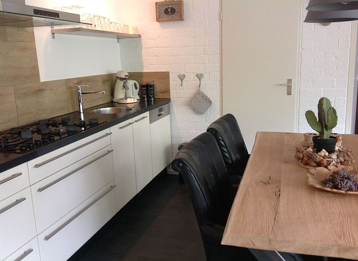 Guest house 610414 - Holiday property Tholen - Vakantiehuis mit Garten, Grill und Terrasse