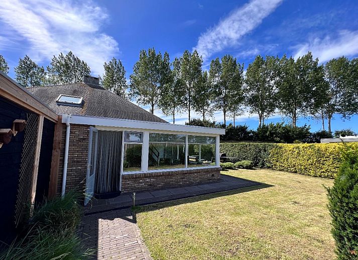Guest house 610467 - Holiday property Tholen - Vakantiehuis in Stavenisse mit gemütlicher Terrasse