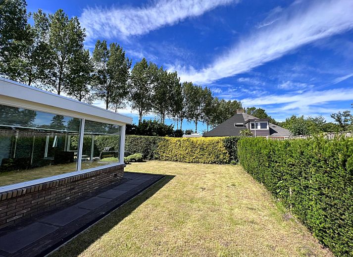 Guest house 610467 - Holiday property Tholen - Vakantiehuis in Stavenisse mit gemütlicher Terrasse