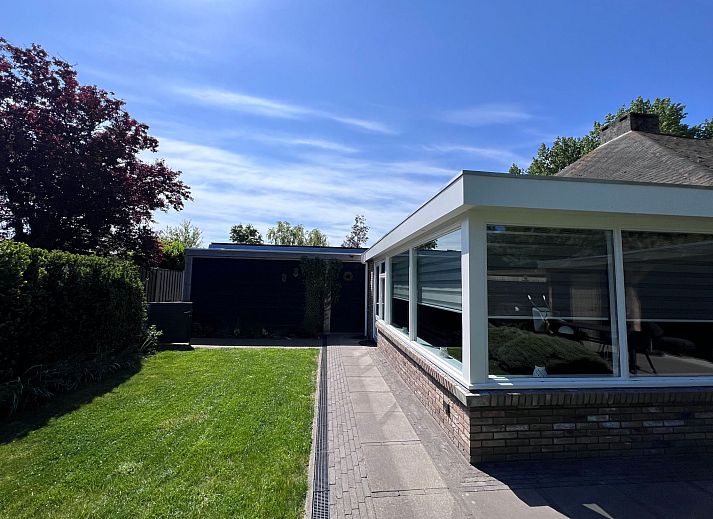 Guest house 610467 - Holiday property Tholen - Vakantiehuis in Stavenisse mit gemütlicher Terrasse