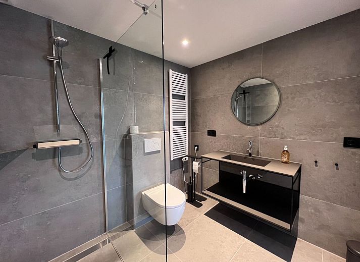 Guest house 610467 - Holiday property Tholen - Vakantiehuis in Stavenisse mit gemütlicher Terrasse