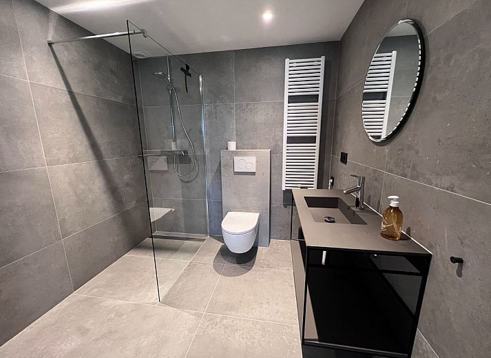 Guest house 610467 - Holiday property Tholen - Vakantiehuis in Stavenisse mit gemütlicher Terrasse