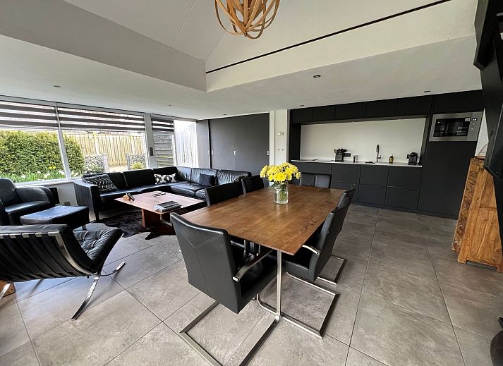 Guest house 610467 - Holiday property Tholen - Vakantiehuis in Stavenisse mit gemütlicher Terrasse