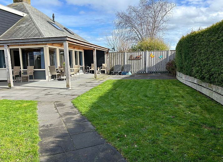 Guest house 610472 - Holiday property Tholen - Vakantiehuis in einem familienfreundlichen Ferienpark