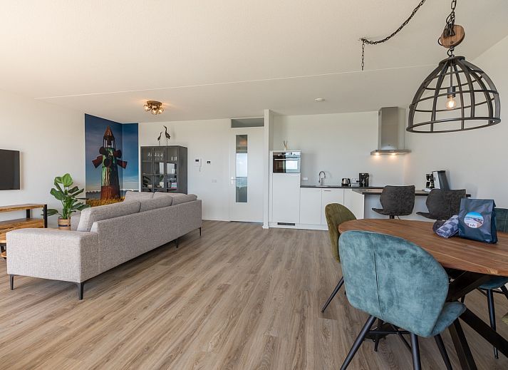 Geniet van het prachtige zeezicht vanaf het ruime terras van Appartement in Scherpenisse, gelegen in het schilderachtige Tholen, Zeeland.