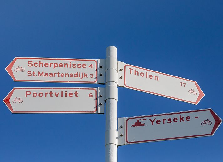 Appartement in Scherpenisse, gelegen in het pittoreske Tholen, Zeeland, biedt een prachtig uitzicht en moderne accommodatie aan de kust.