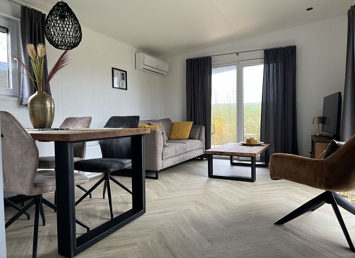 Guest house 611035 - Holiday property Tholen - Vakantiehuis Dijkzicht