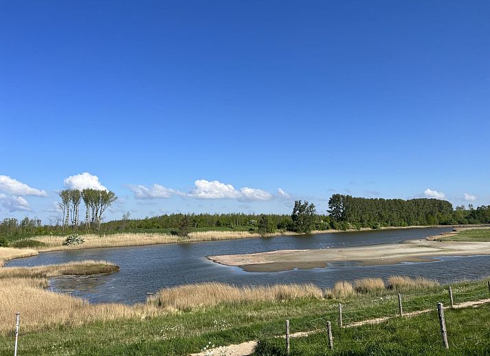 Guest house 611035 - Holiday property Tholen - Vakantiehuis Dijkzicht