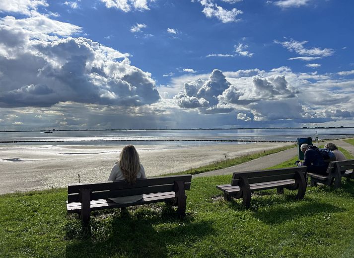 Comfortabele slaapkamer in Vakantiehuis De Noordzee, Scherpenisse, voor een goede nachtrust in Zeeland.