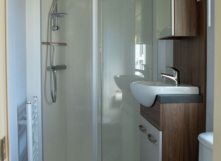 Vollstaendig ausgestattete Kueche im Ferienhaus Sunset, Scherpenisse, Tholen, Zeeland.