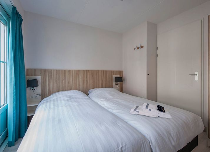 Van Heemskerck Luxury 6 Ferienhaus in Koudekerke, Walcheren mit charmanten roten Daechern und gruener Umgebung in Zeeland.