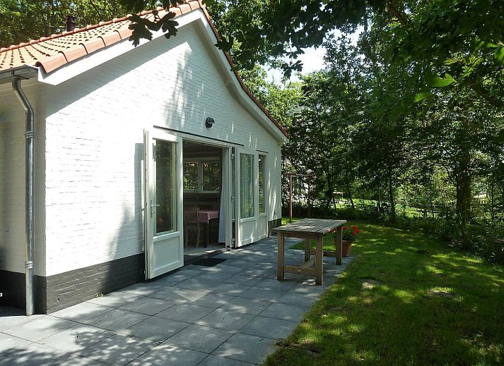 VZ1136 Vrijstaande vakantiewoning in Koudekerke met zonnig terras en groene omgeving in Walcheren, Zeeland.