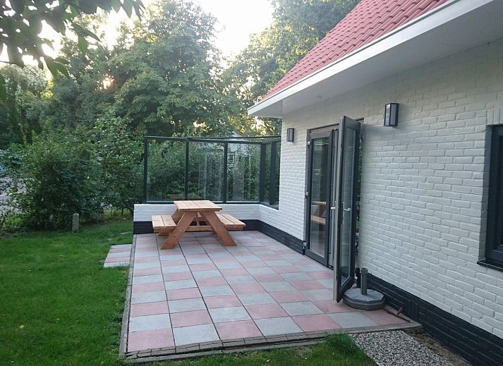 VZ906 Vrijstaand Vakantiehuis in Koudekerke omringd door groene natuur in Walcheren, Zeeland.