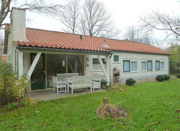 VZ1128 Vakantiebungalow in Koudekerke met ruime tuin en veranda, Walcheren, Zeeland.