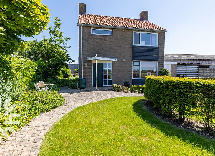 Ferienhaus ZE142 in Koudekerke, Walcheren mit gruenem Garten und gemuetlichen Sitzecken.