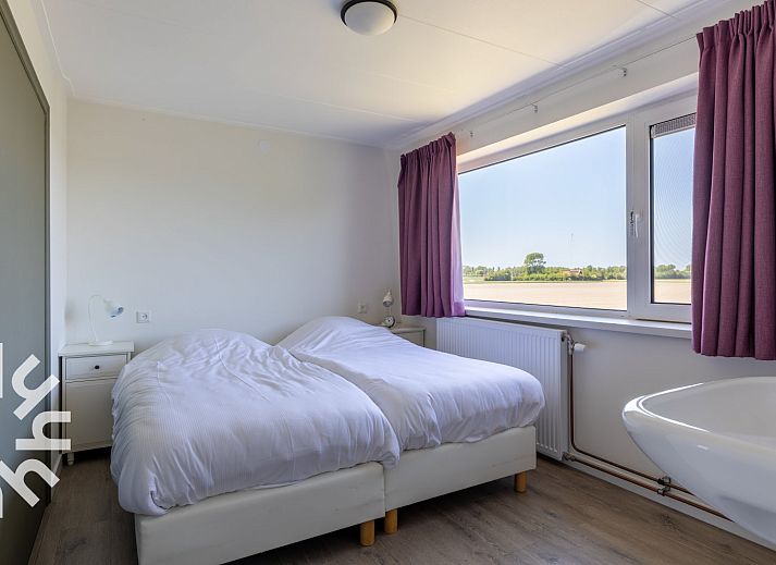 Trampolin im Garten des Ferienhauses ZE142 in Koudekerke, Walcheren, ideal fuer Kinder.