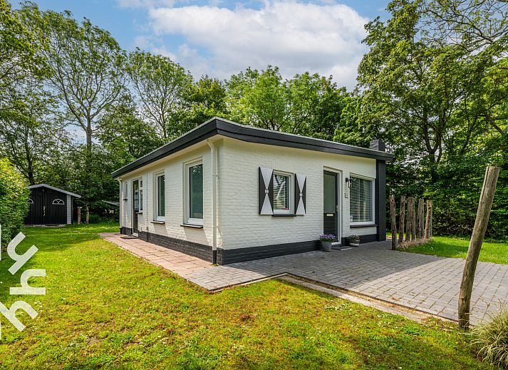 Modernes Badezimmer mit Dusche im Ferienhaus ZE722, Oostkapelle, Walcheren, Zeeland.