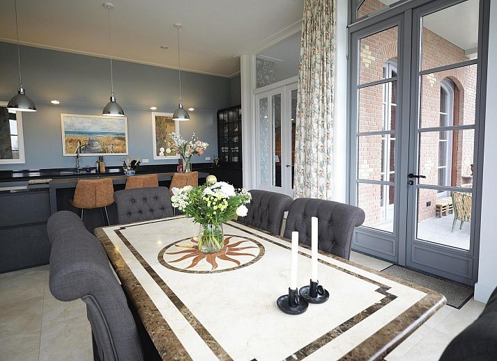 Rustikale Umgebung in VZ2349 Appartement in Oostkapelle mit Terrasse und Gruenanlage.