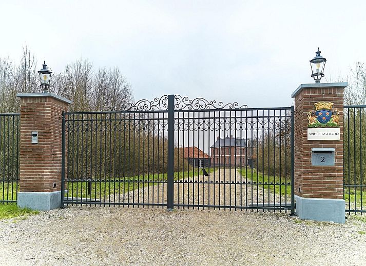 Interieur der Wohnung VZ2349 in Oostkapelle mit stilvollen Moebeln und warmer Atmosphaere.