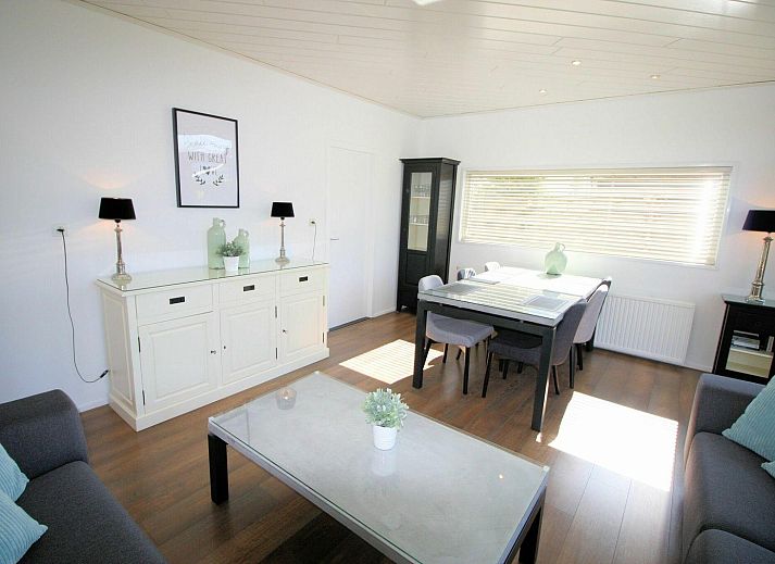 VZ986 Vakantiebungalow in Oostkapelle met een prachtig uitzicht op de tuin in Walcheren, Zeeland.