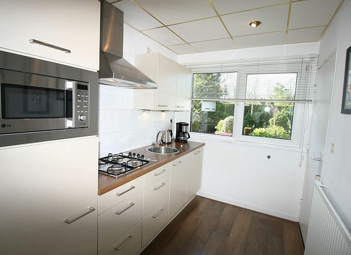 Gezellige entree van VZ986 Vakantiebungalow in Oostkapelle, Walcheren, een ideale vakantiewoning in Zeeland.