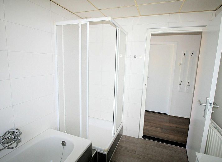 Gezellige entree van VZ986 Vakantiebungalow in Oostkapelle, Walcheren, een ideale vakantiewoning in Zeeland.