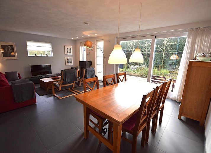 VZ1175 Vakantiehuis in Oostkapelle biedt een charmante buitenkant in het rustige Walcheren, Zeeland.