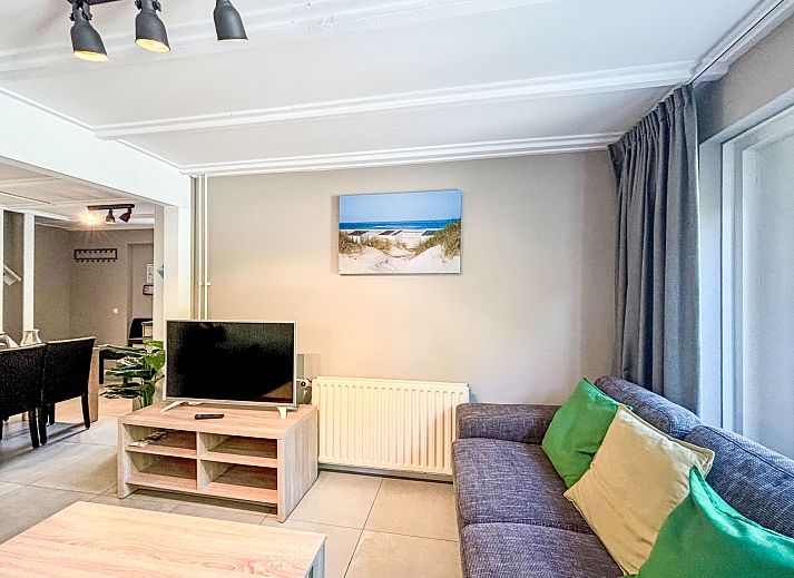 Moderne woonkamer in Appartement Boszicht 6, Oostkapelle, Walcheren, Zeeland.