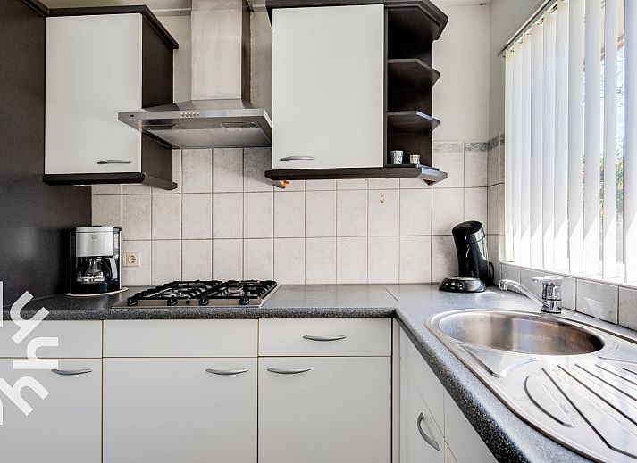 Ferienhaus ZE473 in Oostkapelle, Walcheren mit sonnigem Garten und Terrasse.