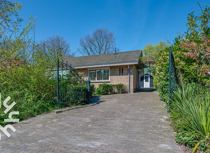 Zweites Schlafzimmer mit zwei Betten im Ferienhaus ZE473, Oostkapelle.