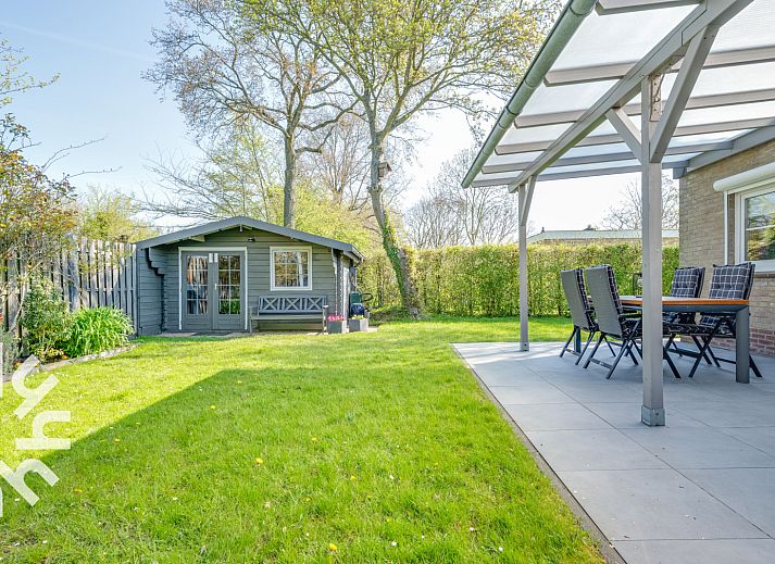 Aerial view of vacation home ZE742 and garden in Oostkapelle, Zeeland.