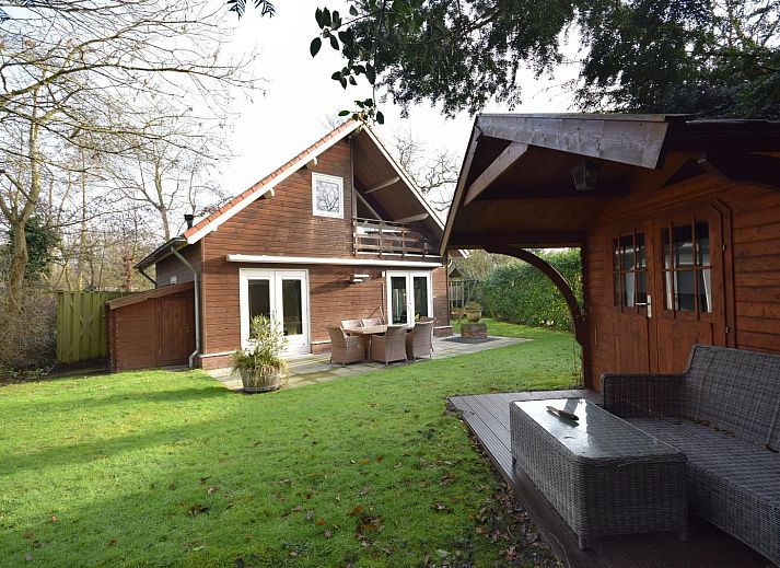 VZ1174 Ferienhaus in Oostkapelle mit grosser Terrasse in der gruenen Umgebung von Walcheren, Zeeland.
