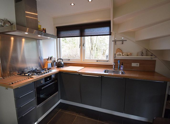 Seitenansicht von VZ1174 Ferienhaus in Oostkapelle, Walcheren, mit schoener Terrasse.