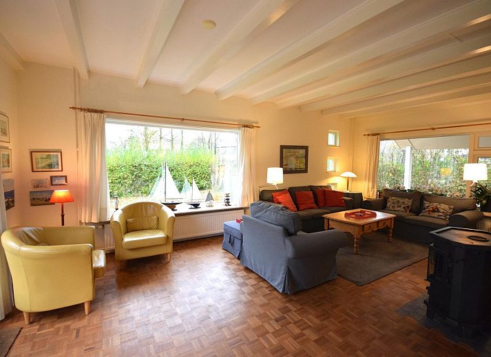 VZ1157 Detached very spacious vacation home in Oostkapelle, surrounded by green nature in Walcheren, Zeeland.