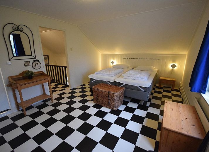 Covered sitting area in the garden of VZ1157 Detached very spacious vacation home in Oostkapelle, Walcheren.