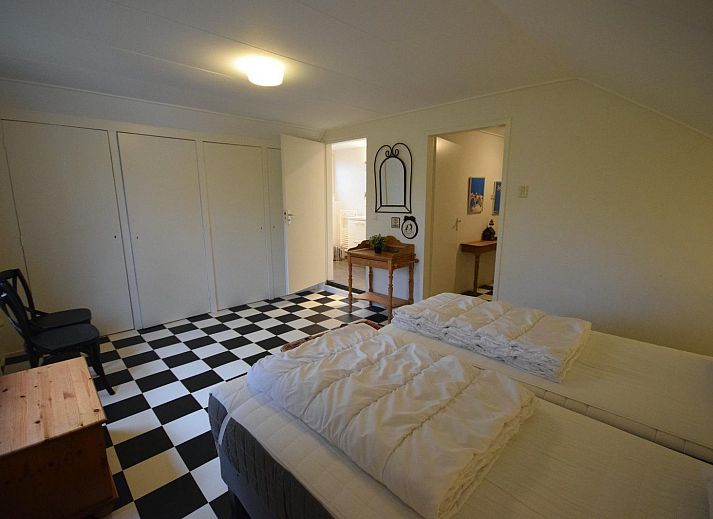 Covered sitting area in the garden of VZ1157 Detached very spacious vacation home in Oostkapelle, Walcheren.