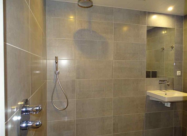 ZE319 Ferienhaus in Oostkapelle Walcheren mit grossem Garten und moderner Architektur