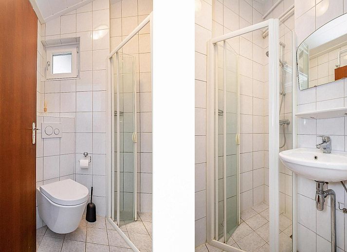 Gemuetliches Wohnzimmer von VZ2420 Ferienbungalow Oostkapelle mit viel Licht