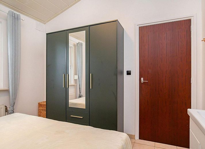 Gemuetliches Wohnzimmer von VZ2420 Ferienbungalow Oostkapelle mit viel Licht