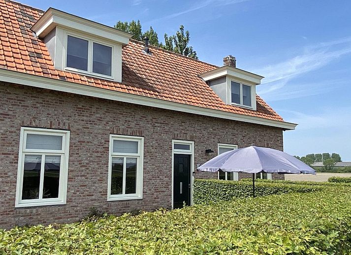 VZ833 Ferienhaus Oostkapelle, charmantes Ferienhaus in Walcheren, Zeeland mit sonniger Terrasse und gruener Umgebung.