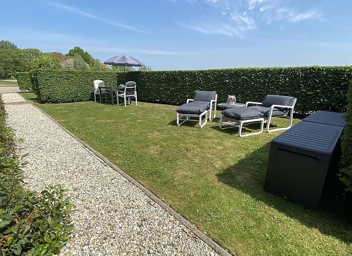 VZ833 Ferienhaus Oostkapelle, charmantes Ferienhaus in Walcheren, Zeeland mit sonniger Terrasse und gruener Umgebung.