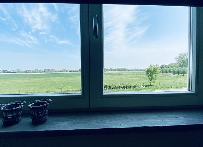 VZ833 Ferienhaus Oostkapelle, moderne Kueche und Essbereich im Ferienhaus Walcheren, Zeeland.