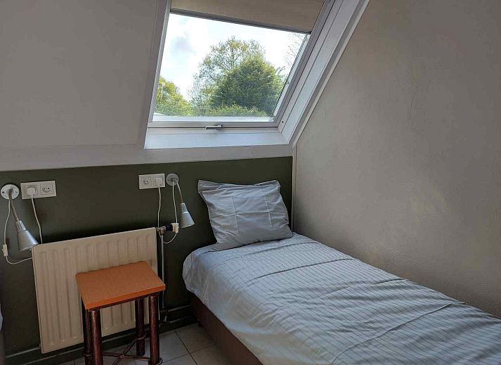 Sonnige Veranda des Ferienhauses ZE320 in Oostkapelle, Walcheren, ideal zum Entspannen.