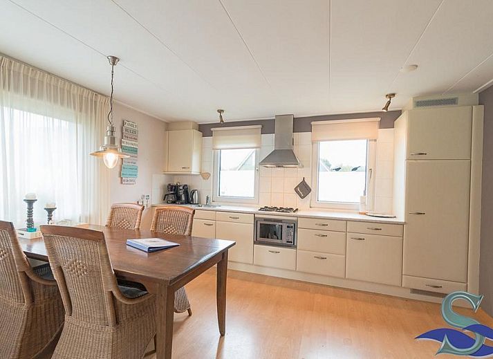 Grosser Garten im Ferienhaus VZ1162 in Oostkapelle, Walcheren, ideal zum Entspannen.