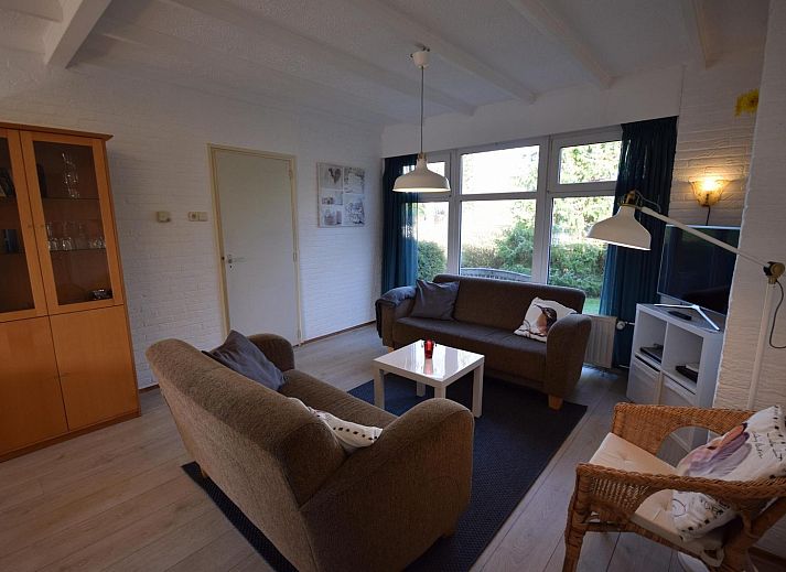 VZ1163 Holiday bungalow in Oostkapelle, Walcheren, Zeeland with sunny garden and green surroundings.