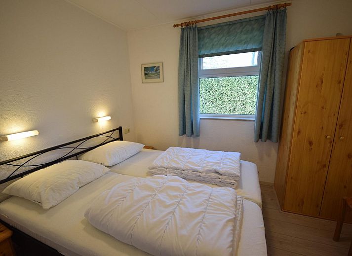 Accessed by VZ1163 Holiday bungalow in Oostkapelle, Walcheren, Zeeland, offers privacy and tranquility.