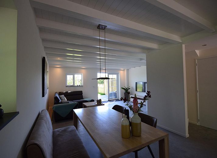 VZ1167 Doppelhaushaelfte in Oostkapelle mit Terrasse mitten im Gruenen in Walcheren, Zeeland.