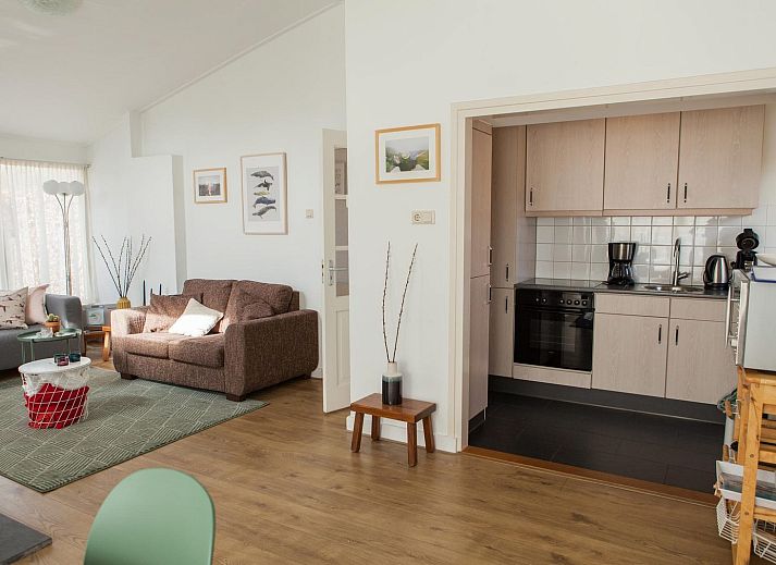 VZ1168 Vakantiebungalow in Oostkapelle met uitnodigende entree, perfect voor een vakantie in Walcheren, Zeeland.