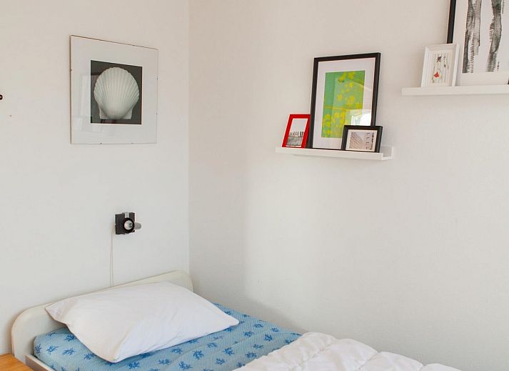 VZ1168 Vakantiebungalow in Oostkapelle met comfortabele woonkamer, perfect voor ontspanning in Walcheren, Zeeland.