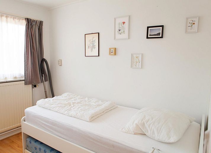 VZ1168 Vakantiebungalow in Oostkapelle met comfortabele woonkamer, perfect voor ontspanning in Walcheren, Zeeland.